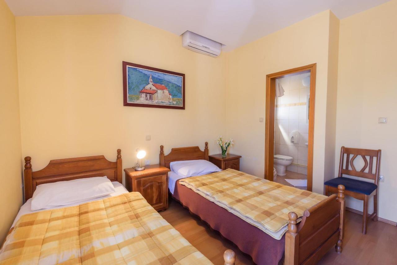 Bed and Breakfast Djudja I Mate Vid Exterior foto