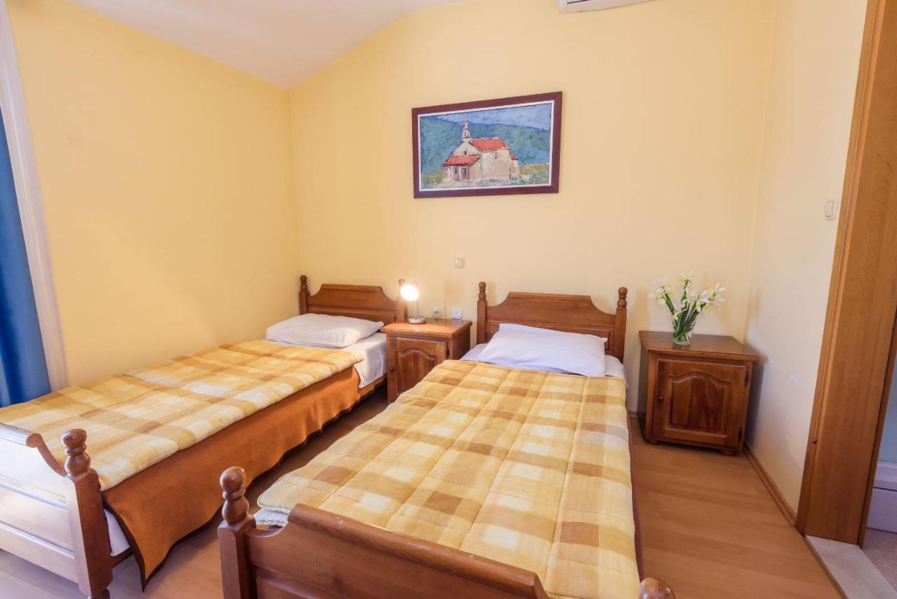 Bed and Breakfast Djudja I Mate Vid Exterior foto